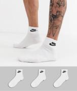 Nike - Futura - Pakke med 3 par hvide ankelsokker med logo