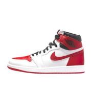 Retro High Heritage Sneakers