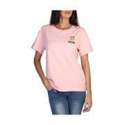 Stilfuld og alsidig lyserød T-shirt