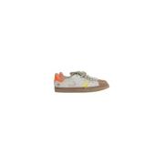 Moderne fortolkning af 70ernes sneakers