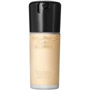 MAC Cosmetics Studio Radiance Serum-Powered Foundation Nc12