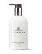 Re-Charge Black Pepper Body Lotion 300 Ml Body Lotion Hudcreme Nude Molton Brown