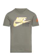 Nkb Futura Micro Text Tee / Nkb Futura Micro Text Tee Sport T-Kortærmet Skjorte Green Nike