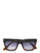 Nancy Accessories Sunglasses D-frame- Wayfarer Sunglasses Black A.Kjærbede