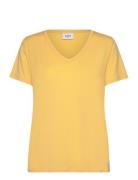 Adeliasz V-N T-Shirt Tops T-shirts & Tops Short-sleeved Yellow Saint Tropez