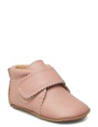 Beginners™ Velcro Scallops Shoes Pre-walkers - Beginner Shoes  Pink Pom Pom