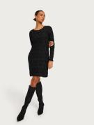 Pieces - Langærmede kjoler - Black - Pclola Ls O-Neck Short Dress - Kjoler - Long sleeved dresses