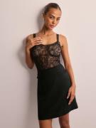 Selected Femme - Mininederdele - Black - Slfviva Hw Short Skirt Noos - Nederdele