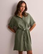 Pieces - Grøn - Pcvinsty Ss Linen Shirt Dress Noos