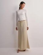 Nelly - Beige - Sleek Satin skirt