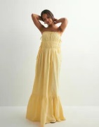 Nelly - Gul - Dreamy Smock Dress