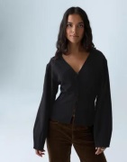 Nelly - Sort - Shaped Button Blouse