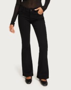 Pieces - Sort - Pcpeggy Lw Flared Blc Jeans Noos Bc