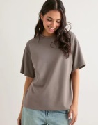 Nelly - Brun - Luxury Oversized Tee