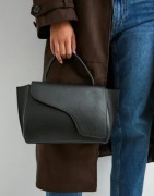 ATP ATELIER - Sort - Arezzo Grained Calf Bag