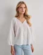 Only - Hvid - Onlzion 3/4 V-Neck Emb Top Wvn